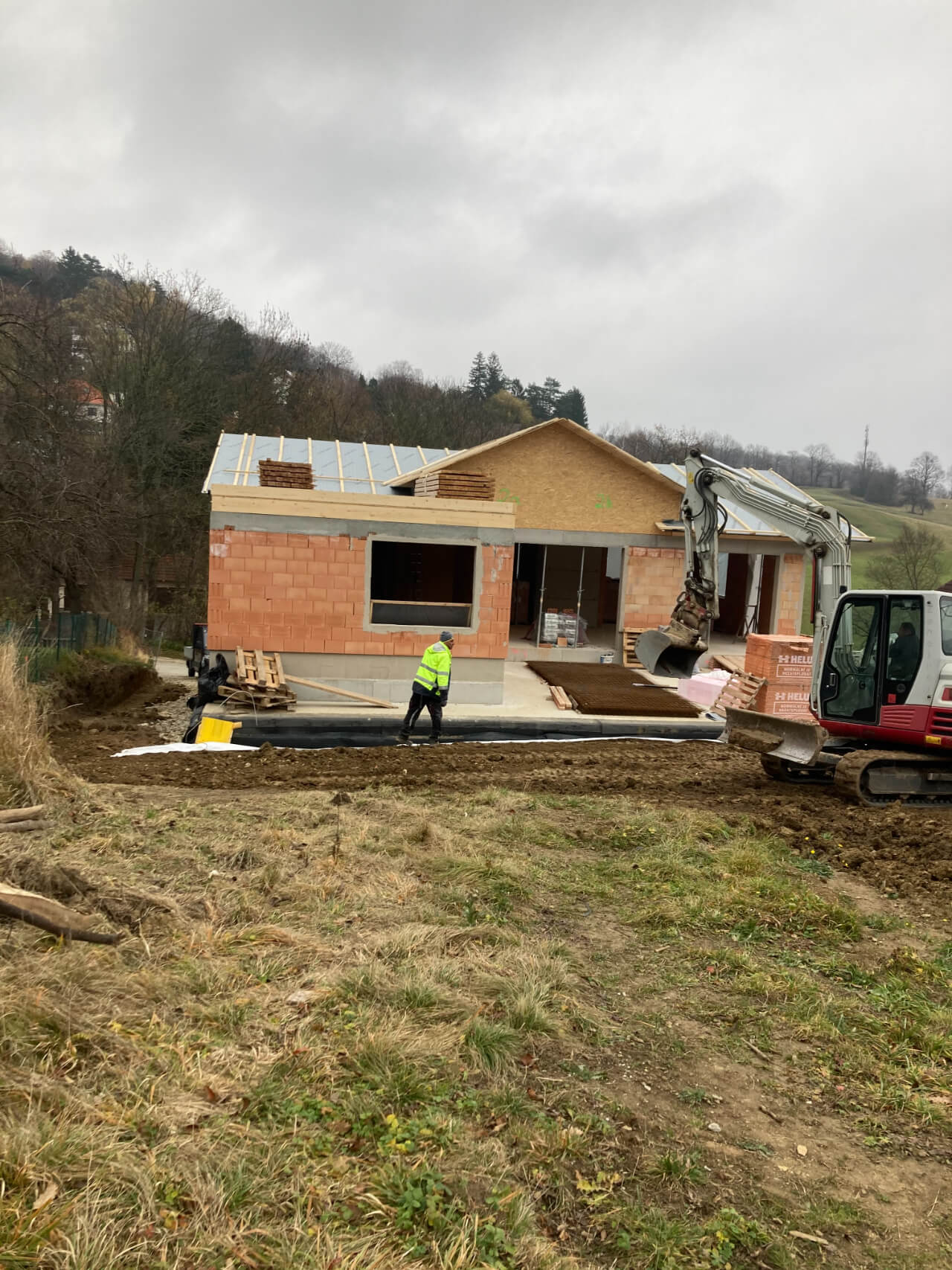 breitenfurt_bei_wien_rückseite_erster_stock_in_hanglage