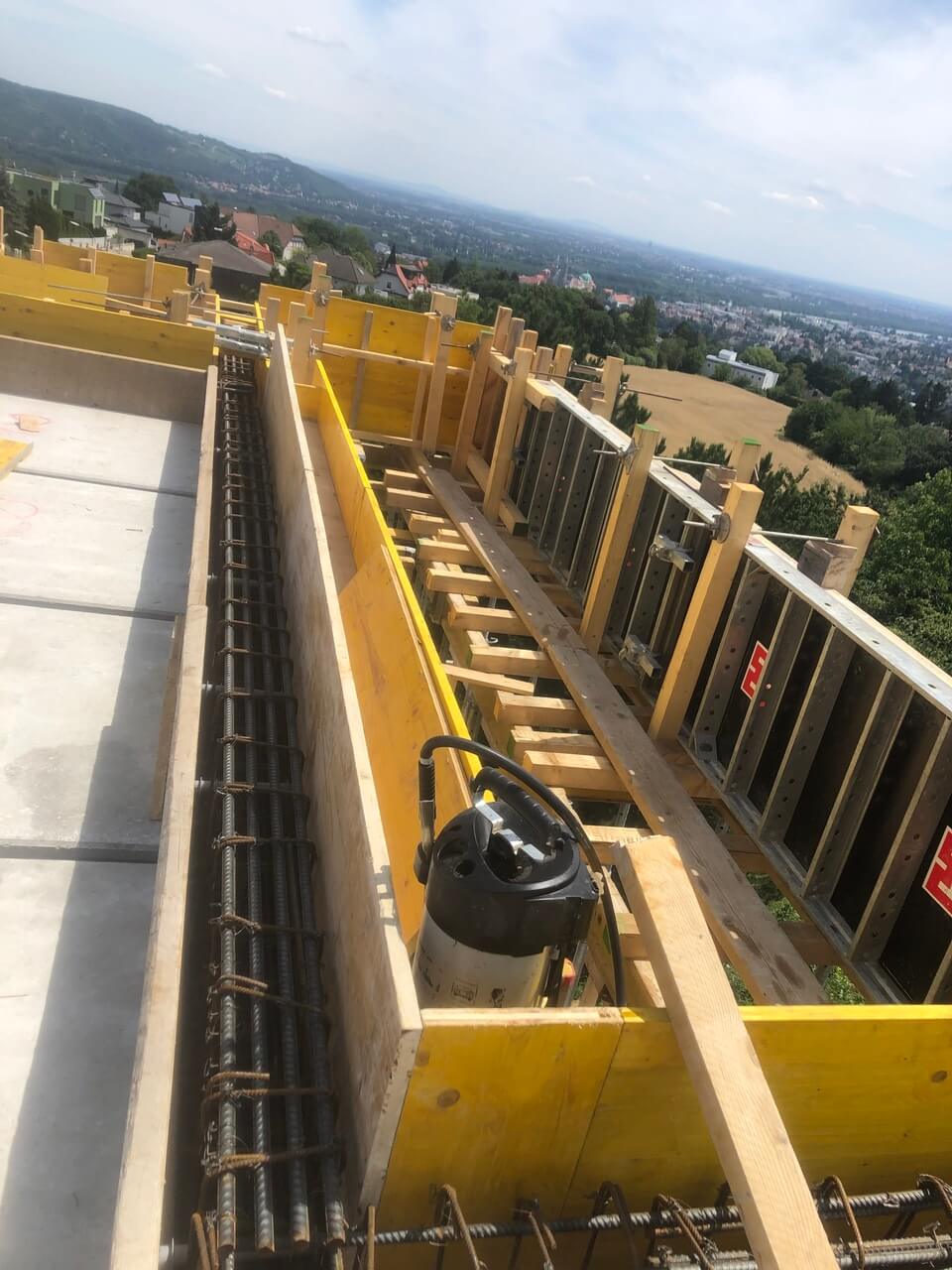 klosterneuburg_dachgeschoss_schalung_mit_bewehrung